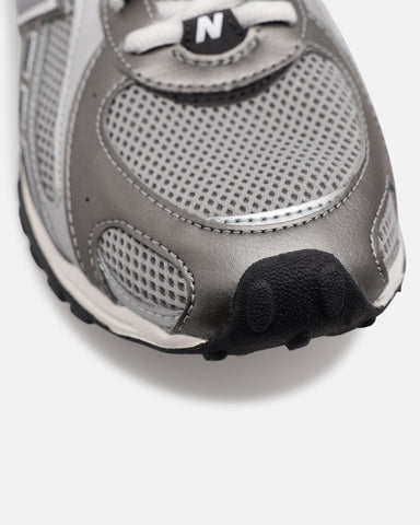 New Balance 204 Dark Silver